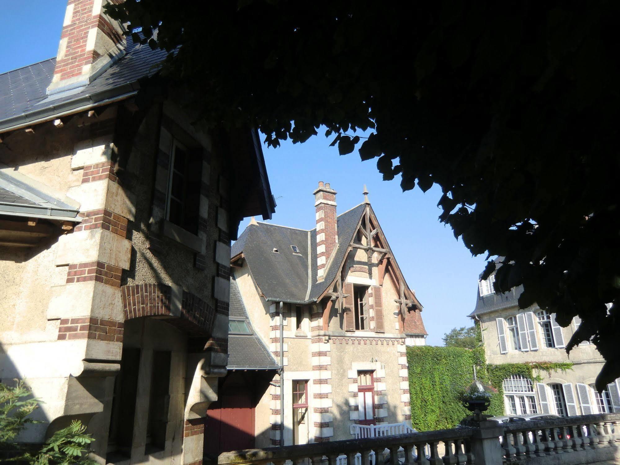 L'Hotel De Panette, Un Exceptionnel Chateau En Coeur De Ville Bourges Exterior photo